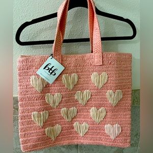 BTB Los Angeles heart straw bag